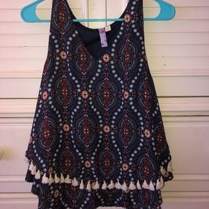 Low V cut summer tank top